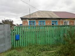 посёлок городского типа Кормиловка, улица Первомайская — фото дома 3