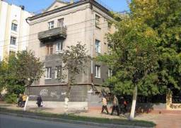 Брянск: былая квартира, переделанная под коммерческие нужды