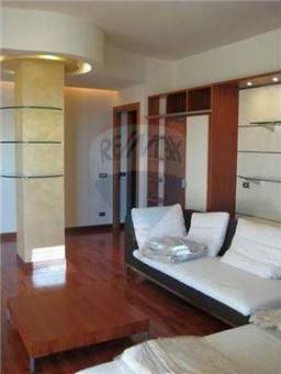 Продам  двухуровневую квартиру в Милане