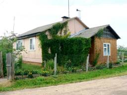Зимний дом с всеми центральными коммуникациями в развитом посёлке Горицы