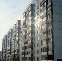 В Великом Новгороде продаётся трёхкомнатная квартира на улице Рахманинова