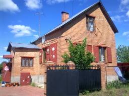 Дом кирпичный в два этажа продаю в деревне Дядьково