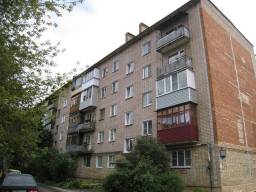 Трёхкомнатная квартира по улице Хутынская в Великом Новгороде