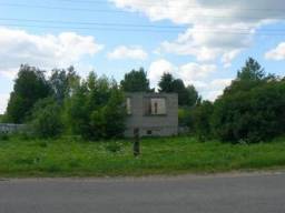 Участок с недостроенным домом на второй линии (60 метров) от Волги, в элитной деревне Новое Село