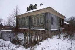 Бревенчатый дом в тихом селении Новинки, 250 км от МКАД