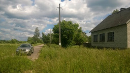 Кирпичный дом в деревне Дубоновичи — недалеко от Пскова