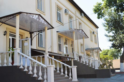 Продам современный отель в центре Керчи